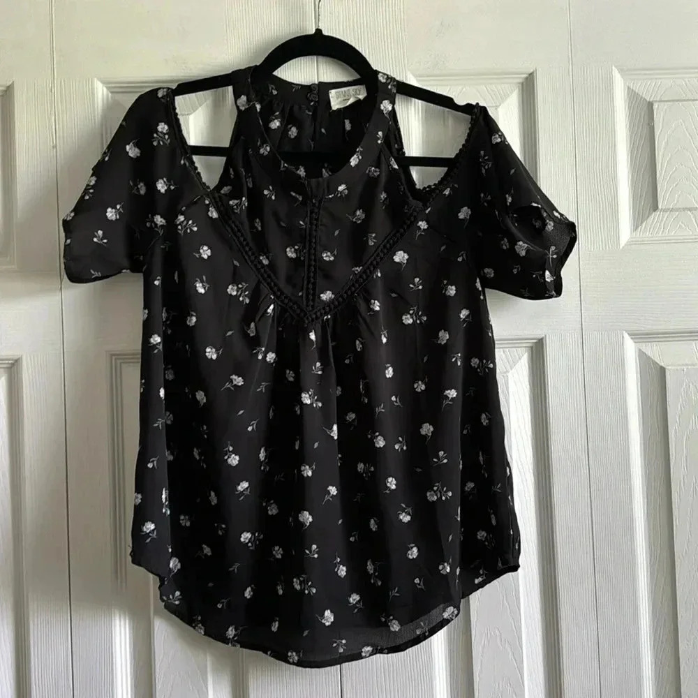 Sienna Sky Women's Cold Shoulder Top Size Small Black Floral Print